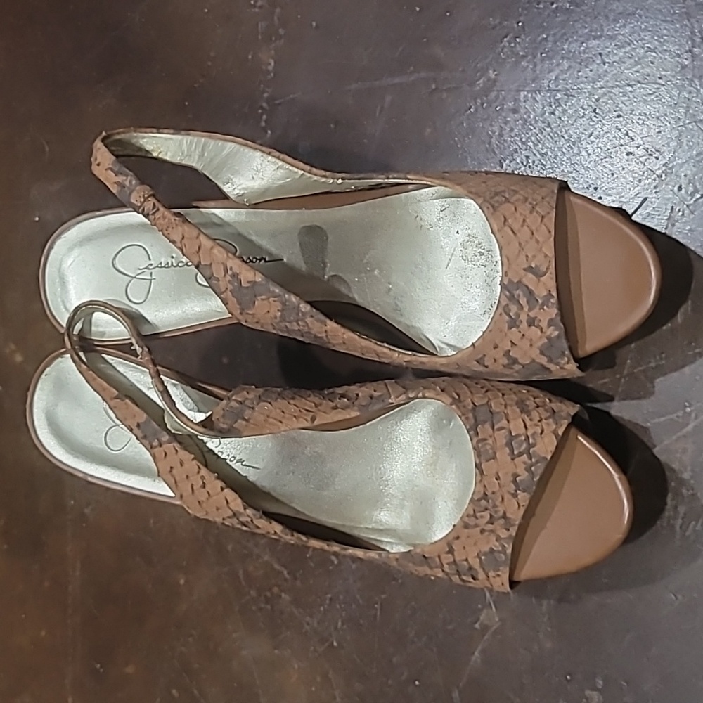 Jessica Simpson Heels size 8, camel colored snake skin
